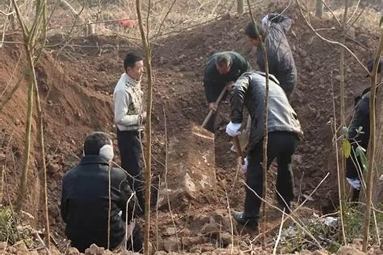 给祖先迁坟的事情请教各位仙长,我该怎么办？