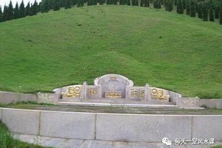 大山上如何选墓地风水位置？
