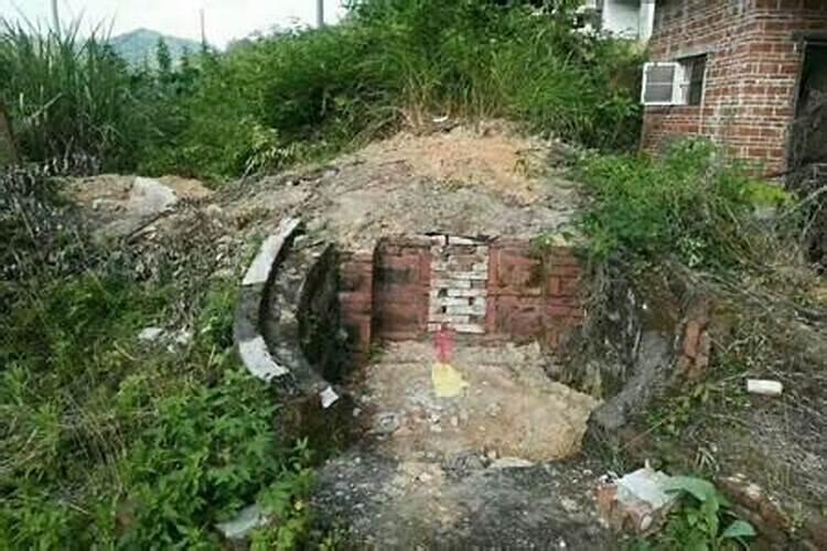 房子建在坟地上好吗？