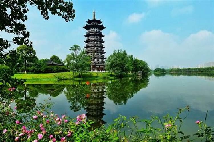 长沙周边城市有什么著名的景点推荐吗？