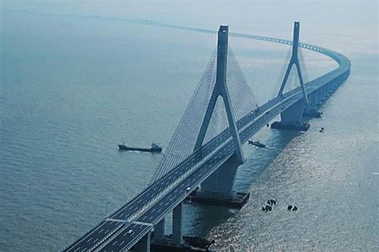 一座跨海大桥的传说