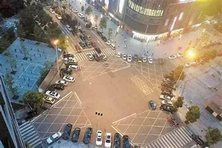 风水十字路口旁边房子可以购买吗——揭秘风水学在房地产领域的应用？