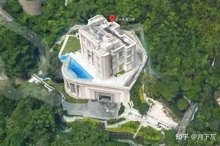 风水师陈伯在哪里居住？