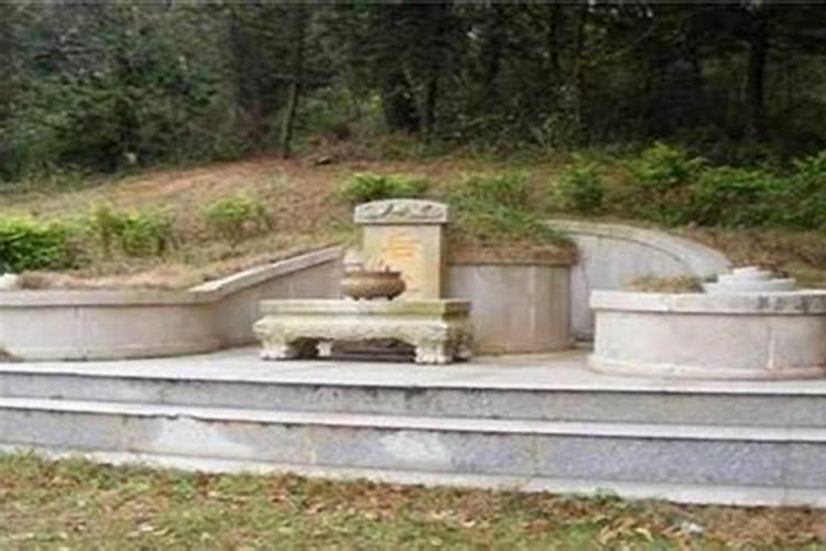 古代最牛坟墓,比皇陵还霸气,皇帝和太后不敢动它,修路都要改道