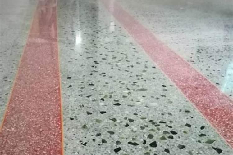 房子一层水磨石地板放有玻璃碎片对房子风水有影响吗？