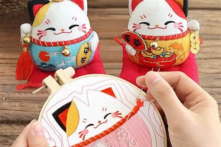 车上放招财猫好不好,车上放摆件需要注意什么？